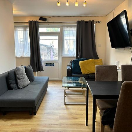 London Deluxe 6 Bedroom House ดาเกนแนม ภายนอก รูปภาพ