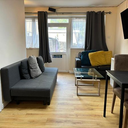 London Deluxe 6 Bedroom House ดาเกนแนม ภายนอก รูปภาพ