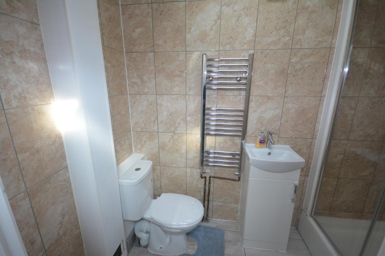 London Deluxe 6 Bedroom House ดาเกนแนม ภายนอก รูปภาพ