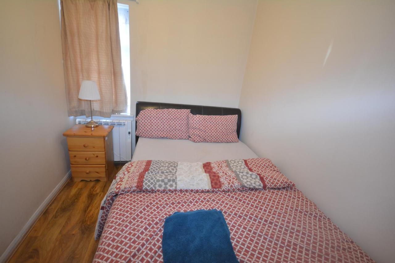 London Deluxe 6 Bedroom House ดาเกนแนม ภายนอก รูปภาพ