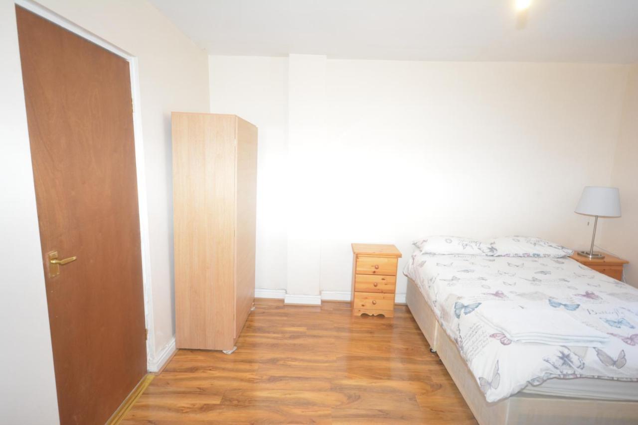 London Deluxe 6 Bedroom House ดาเกนแนม ภายนอก รูปภาพ