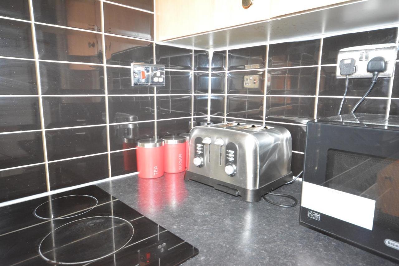 London Deluxe 6 Bedroom House ดาเกนแนม ภายนอก รูปภาพ