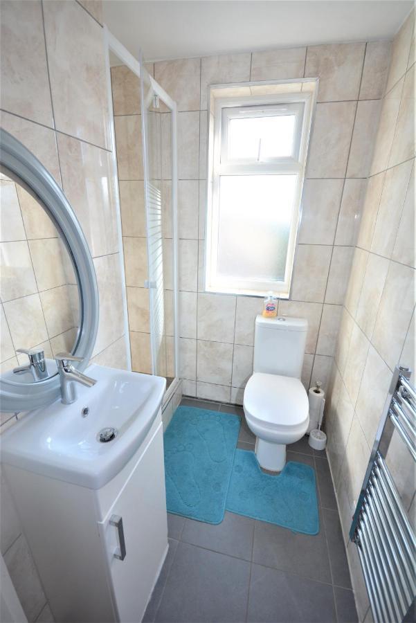 London Deluxe 6 Bedroom House ดาเกนแนม ภายนอก รูปภาพ