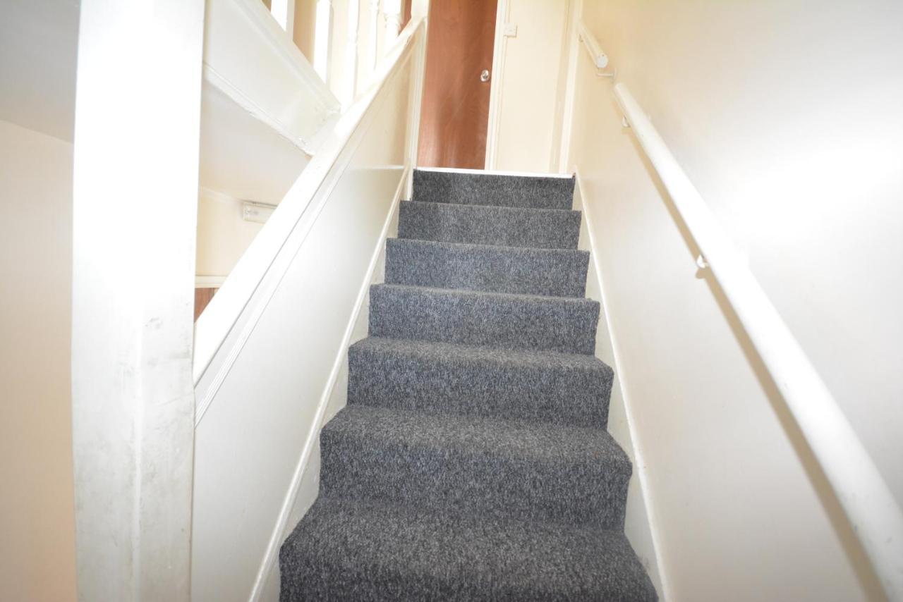 London Deluxe 6 Bedroom House ดาเกนแนม ภายนอก รูปภาพ