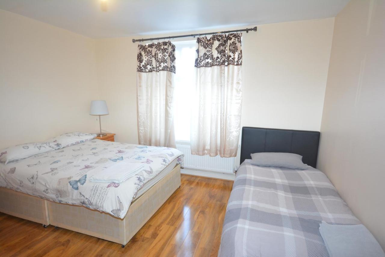 London Deluxe 6 Bedroom House ดาเกนแนม ภายนอก รูปภาพ