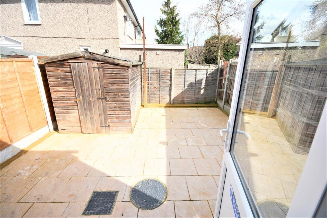 London Deluxe 6 Bedroom House ดาเกนแนม ภายนอก รูปภาพ